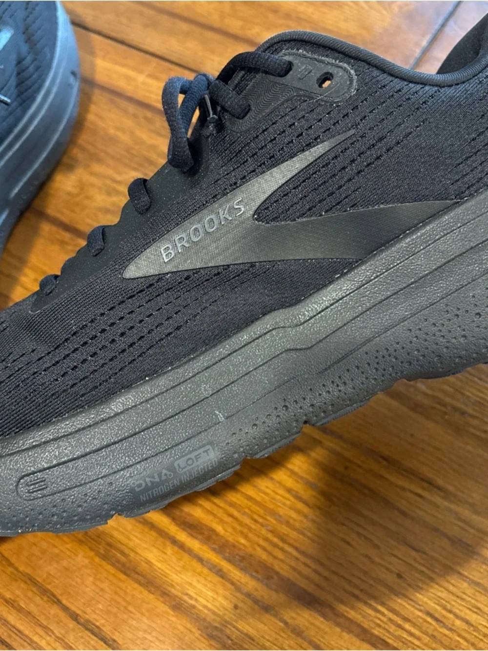Brooks Ghost Max 2 Athletic Shoes - Picture 14 of 16